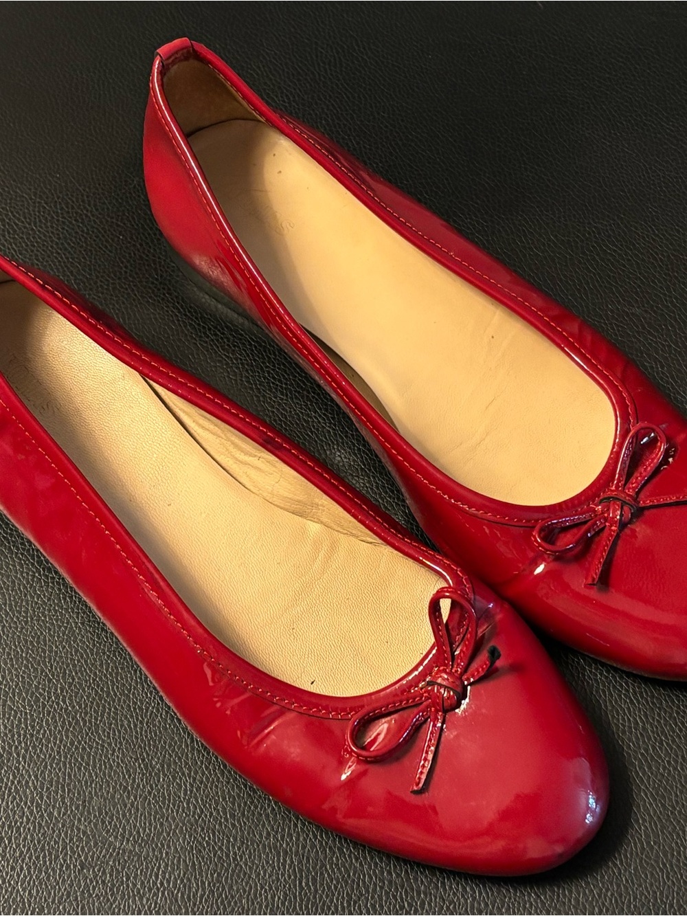 ALOHAS Red Patent Ballet Flats Size 38 (US 7.5)